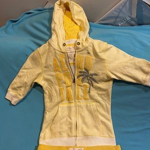 Aeropostale yellow shorts outfit